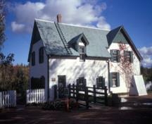 General view of Green Gables House, showing the wood frame construction clad in white painted shingles, 2002.; Parks Canada Agency / Agence Parcs Canada, J. Daniluck, 2002.