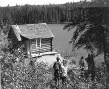 General view of the Grey Owl's Cabin, 1970s.; Parks Canada Agency/Agence Parcs Canada, Photo Services, 1970s/années 1970.