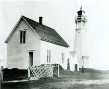 Cape Jourimain lighttower and ancillary buildings, 1907.; National Archives of Canada/Archives nationales du Canada, PA 148280, 1907.