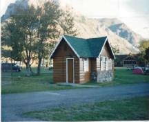 General view of Comfort Station 2, showing the uniform colour scheme with white trim, 1990.; Parks Canada Agency / Agence Parcs Canada, 1990.