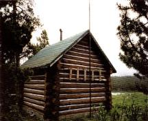 Rear view of the Fourpoint Warden Cabin, 1996.; Parks Canada Agency / Agence Parcs Canada, 1996.