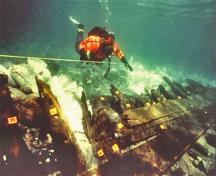 Submarine view of the wreck of the Elizabeth and Mary, 1997.; Parks Canada Agency / Agence Parcs Canada, M.-A. Bernier, 1997