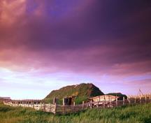 General view of a reconstructed viking hut at L'Anse aux Meadows, 2003.; Parks Canada Agency/ Agence Parcs Canada, D. Wilson, 2003.