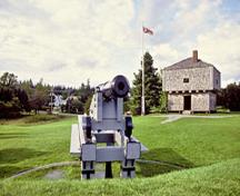 Panoramic view of the St. Andrews Blockhouse emphasizing its imposing size and specialized military defence design which make it a well-known feature of the national historic site of Canada, 2003.; Parks Canada Agency / Agence Parcs Canada, B. Townsend, 2003.