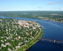 Vue aérienne de la rivière Saint-Jean; City of Fredericton