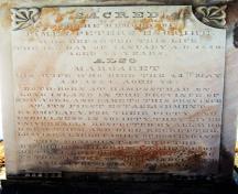 Cette image montre une vue en gros plan de l'inscription de la pierre tombale en obélisque ; Village of Gagetown