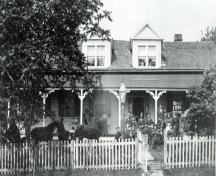 This historic image shows the Tilley House at a time when it was the Dingee Hotel, circa 1900; Queens County Heritage Collection