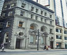 General view of Birkbeck Building showing the classical details including arched openings, pediments, elaborate window surrounds and keystones, 1993.; Parks Canada Agency / Agence Parcs Canada, B Morin, 1993.