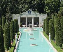 General view of Parkwood showing the Art Deco water garden, 1994.; Parks Canada Agency / Agence Parcs Canada, J Butterill, 1994.