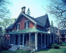 General view of Hillary House showing its Gothic Revival style detailing such as  bargeboards, label mouldings on upper-storey windows; Parks Canada Agency / Agence Parcs Canada.