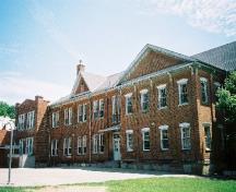 West exterior of Dundas Central School, showing 1885 and 1919 additions; OHT, 2004
