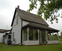 McDonald Stopping House, near Waskateneau (July 2006); Alberta Culture and Community Services, Historic Resources Management, 2006