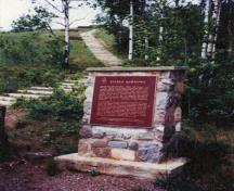 Vue de l'endroit de la plaque de la CLMHC; Parks Canada / Parcs Canada, 1989