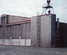 Hangar HAL B14A Classified Federal Heritage Building; (Canada, North Warning System Office, 1998.)