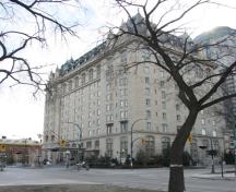 Primary elevations, from the northwest, of the Fort Garry Hotel, Winnipeg, 2006; Historic Resources Branch, Manitoba Culture, Heritage and Tourism, 2006