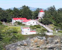 General view of the Cape Beale Lighthouse and related buildings, 2009.; Kraig Anderson - lighthousefriends.com