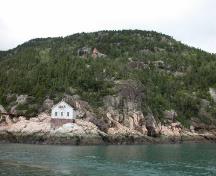 General view of Cap de la Tête au Chien light station showing the lighthouse and the boathouse; Agence Parcs Canada | Parks Canada Agency, Angele Rodrigue