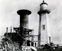Photographie historique du phare du Cap-de-la-Madeleine en construction, 1907.; Library and Archives Canada | Bibliothèque et Archives Canada, CNAC, PA 164439.