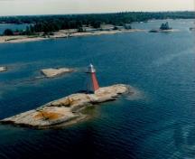 Vue générale de la tour de phare; feu antérieur de Jones Island; Canadian Coast Guard | Garde côtière canadienne