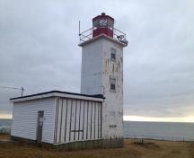 Vue en angle du phare de Cap Sainte-Marie; Fisheries and Oceans Canada | Pêches et Océans Canada