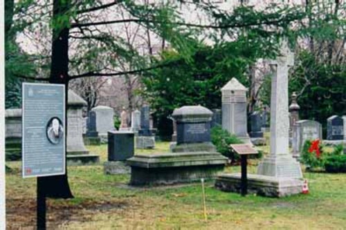 Large commemorative funeral monuments