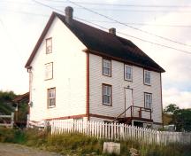 Exterior view of front and side facades, Evelley House, Trinity East, NL.; HFNL 2005.