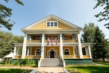 General view of the Commissioner's Residence showing its predominantly neo-classical character.; Parks Canada| Parcs Canada