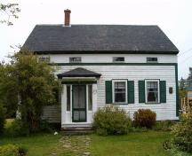 Front elevation, Crowell-Smith House, Barrington Passage, 2004; Heritage Division, Nova Scotia Department of Tourism, Culture and Heritage, 2004