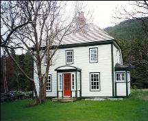 Exterior view of front facade, White House, Portugal Cove/St. Philips, NL.; Heritage Foundation of Newfoundland and Labrador, 2006