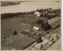 Maison Webster - vue du domaine; private collection