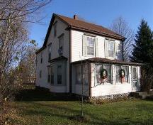 672 St. George Street, Annapolis Royal, N.S., south west elevation, 2005.; Heritage Division, NS Dept. of Tourism, Culture and Heritage, 2005								
