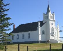 View of the church from the south east.; Government of Saskatchewan, Michael Thome, 2004.