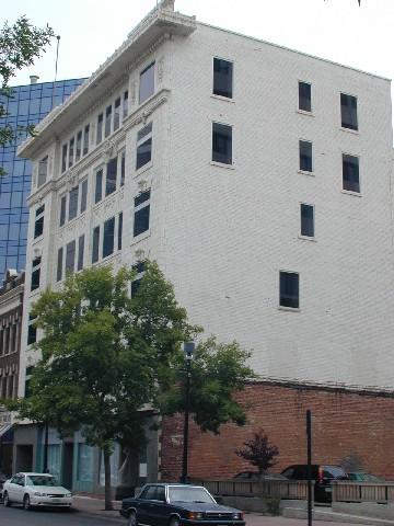 Leader Building