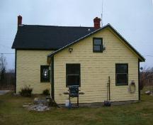Rear elevation of the Benjamin B. Porter House, Cedar Lake, Yarmouth County, NS, 2006.; Heritage Division, NS Dept. of Tourism, Culture & Heritage, 2006