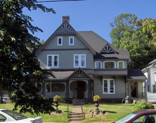 1 Grafton Street / Caroma Lodge