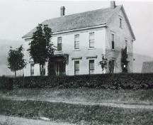 The Jacob Tedford House, Dayton, Yarmouth County, NS, 1902.; Courtesy of the current owners.