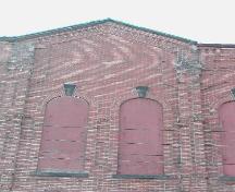 Cette image montre lela ligne de toiture au centre de la façade.; City of Saint John 2004
