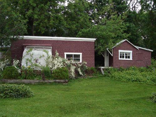 Les dépendances à 110, rue White