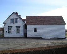 Side elevation, inlcude side ell, of the Isaac LeBlanc House, Church Point, NS, 2004.; Heritage Division, NS Dept. of Tourism, Culture and Heritage, 2004.