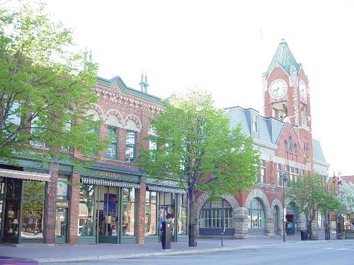 East side, Hurontario Street, Collingwood, 2004
