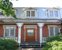 Détail de la maison des Prêtres-Chaumont; Ministère de la Culture et des Communications, Jean-François Rodrigue, 2005