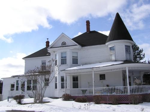 Captain Cheney's Homestead, Side Perspective