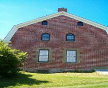McCulloch House, Pictou, side elevation, 2004.; Heritage Division, NS Dept. Tourism, Culture and Heritage, 2004.