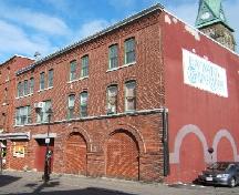 Cette photo comprend une vue contextuelle de l'édifice sur la rue Princess, 2005.; City of Saint John