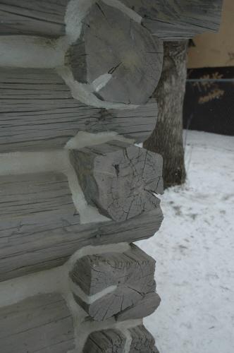 Corner notched log detail