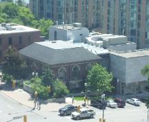 Aerial view showing former library with addition on right, 2004; City of Barrie, 2004