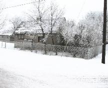 View of Francis House featuring its vernacular architecture, 2006.; Saskatchewan Architectural Heritage Society, Frank Korvemaker, 2006.