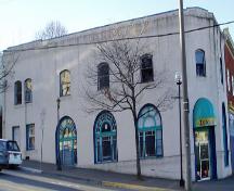 Exterior of the Merchant's Bank of Canada, 2004; City of Nanaimo, Christine Meutzner, 2004