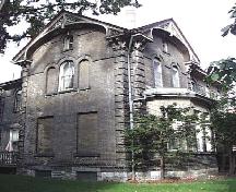Side and front facades, Mary Perram house, 4 Wellesley Place, Toronto, 1999; Ministry of Culture, 1999