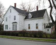 Northeast perspective of the Alexander Hood House, Yarmouth, NS; Heritage Division, NS Dept. of Tourism, Culture & Heritage, 2006
